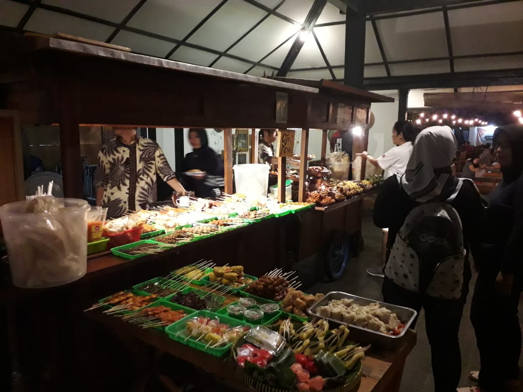 Wisata Kuliner di Yogya? Ya, ke Pendopo Lawas di Alun-alun Utara, Keraton Kasultanan Yogyakarta 
